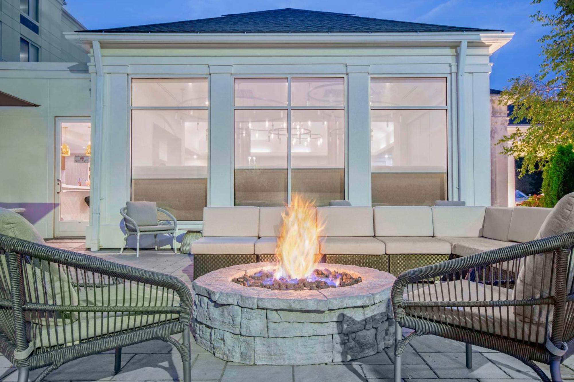 Hilton Garden Inn Danbury Exterior photo